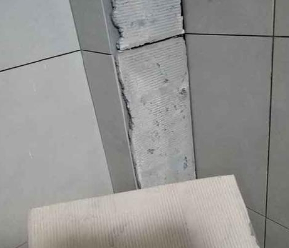 宣城市瓷砖空鼓维修公司分享下厨房瓷砖脱落的补救措施。